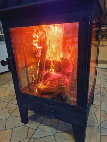 Poêle à bois avec ventilateur — AG-126 · 10