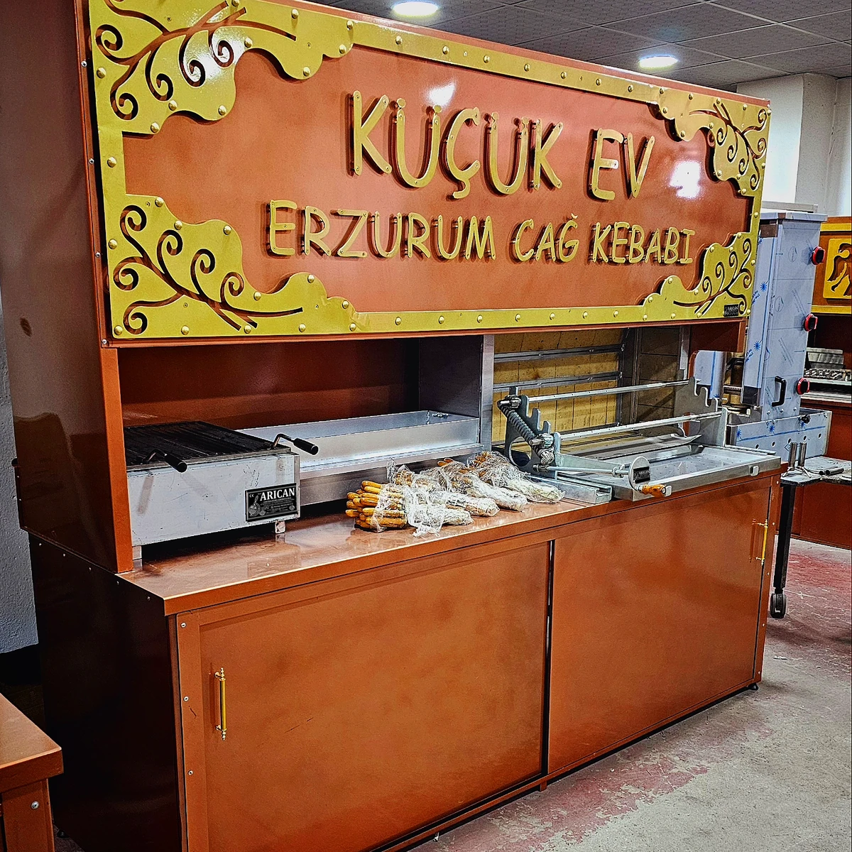 Wood-fired cağ kebab machines · Copper-look finish · 250 cm — AG-453 · 1