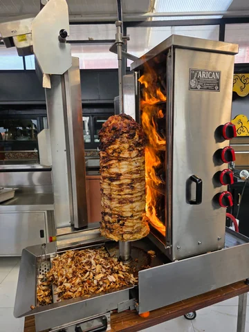 Robot de découpe döner · ADR-C1-5G · 4 brûleurs