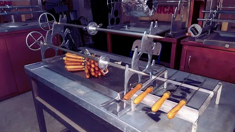 Mechanismen und Zubehör · Individuelle Designbeispiele — AG-208 · 5