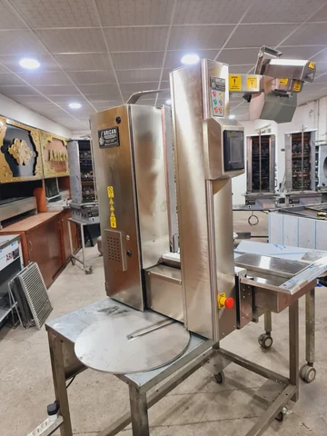 Machine à kebab avec découpe automatique · Rotation motorisée — AG-266 · 5
