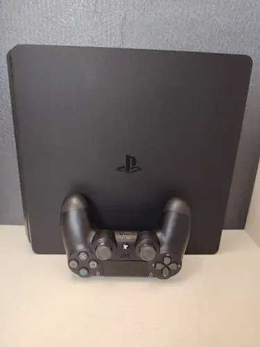 Sony PS4 Slim Version 500GB and controller