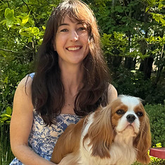 Dr Hannah bio pic_edited.jpg
