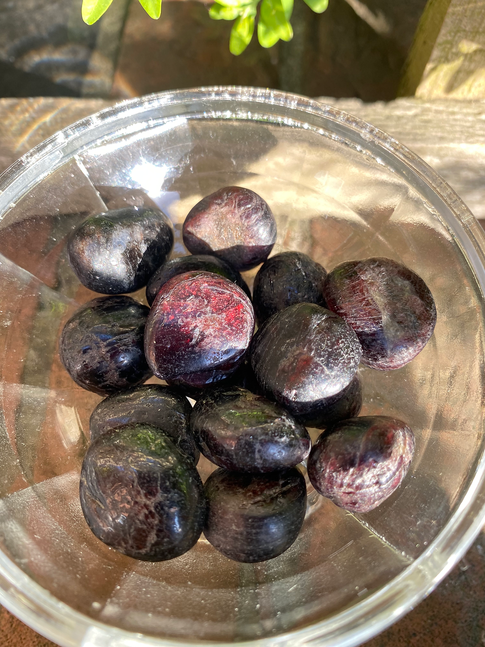 Thumbnail: 1 red garnet tumbled stone / large