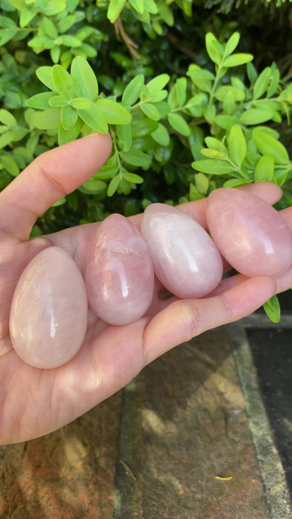 Thumbnail: 4 rose quartz egg 25mm