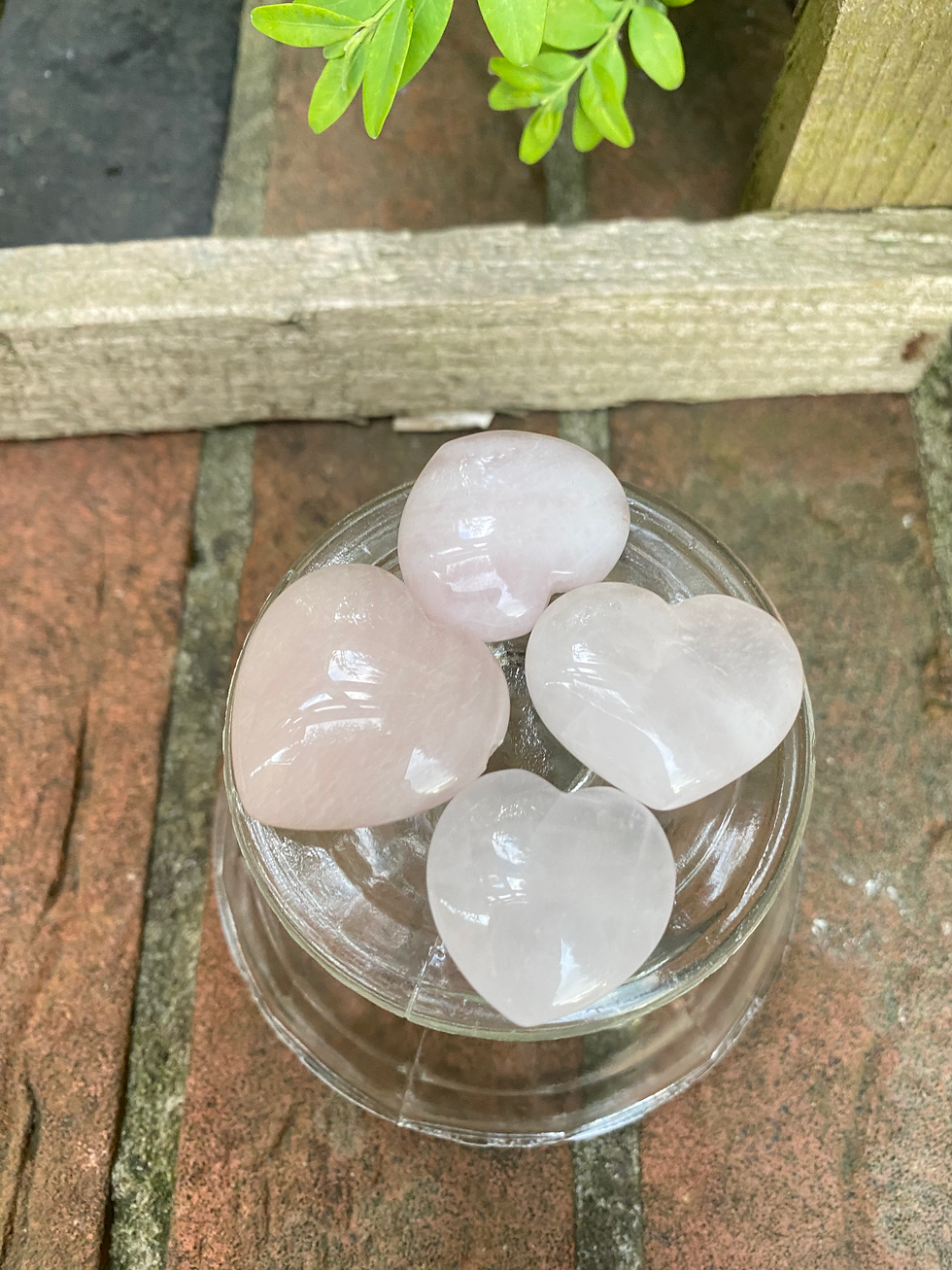 Thumbnail: 4 rose quartz heart / medium