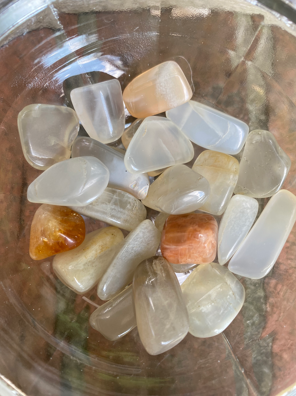 Thumbnail: moonstone tumbled stones