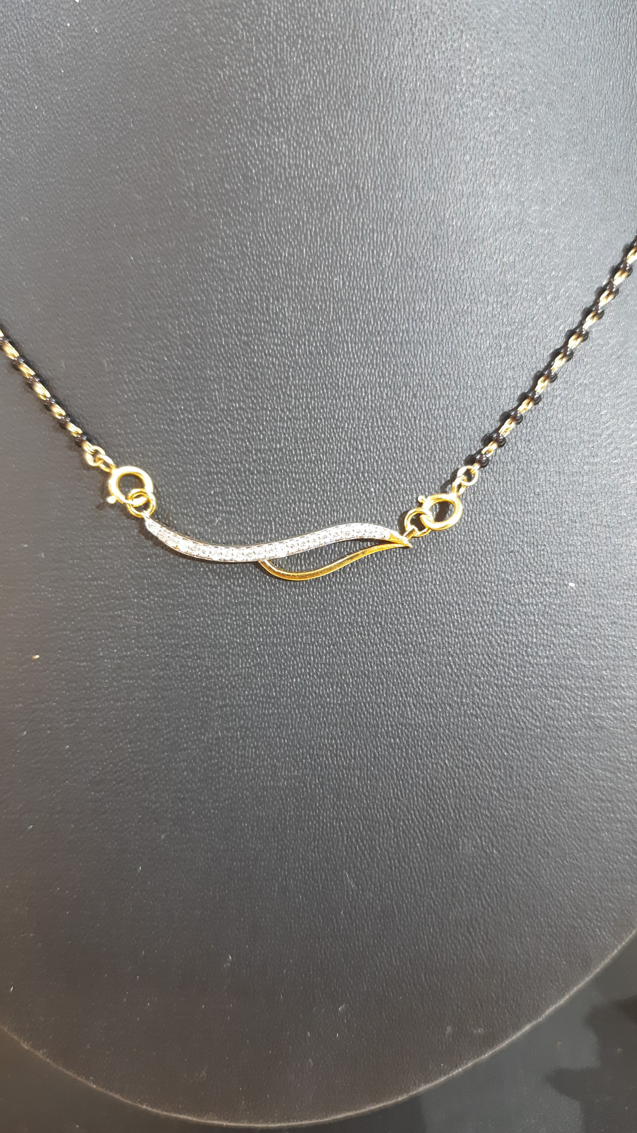 Diamond manglsutra pendant