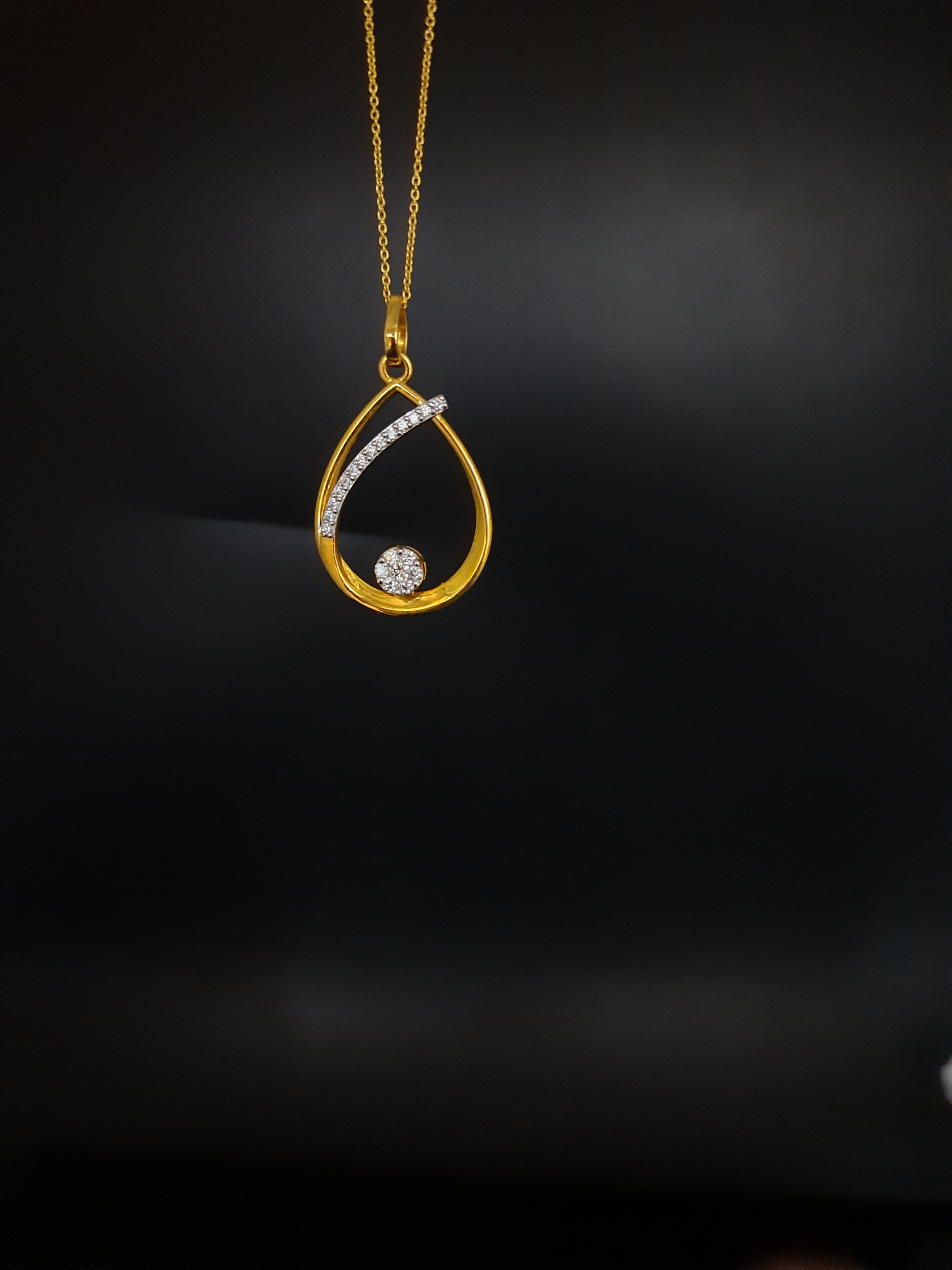 Diamond pendant