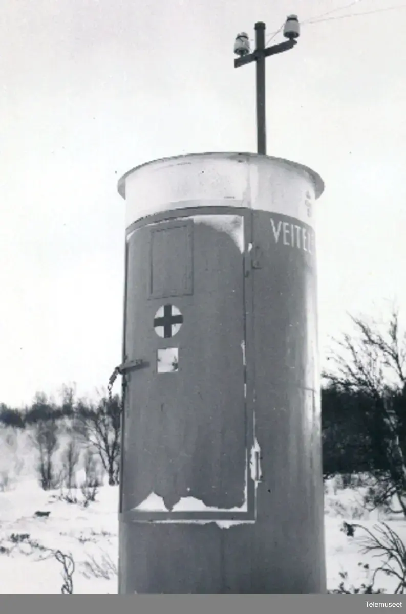 KNA vegtelefon. Bildet er lånt fra digitalmuseum.no