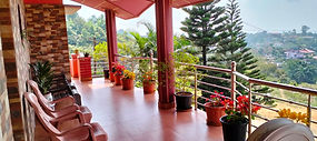 Holidayincoorg Royal Mansion - Balcony