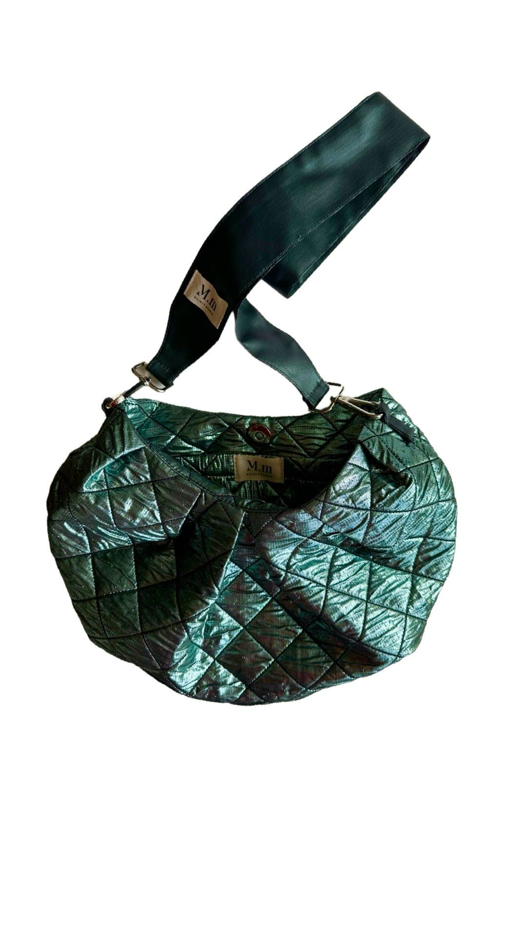 Nero, petrol yeşili