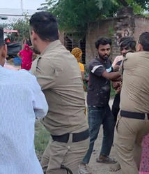 рдкреБрд▓рд┐рд╕ рдкрд░ рд╣реБрдП рд╣рдорд▓реЗ рдореЗрдВ рдХрд╛рд░реНрдпрд╡рд╛рдИрдГ- 9 рд▓реЛрдЧреЛ рдХреЗ рдЦрд┐рд▓рд╛рдл FIR рджрд░реНрдЬ