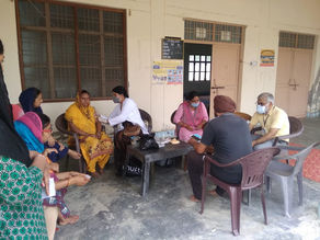 कैम्प लगाकर किया जा रहा वेक्सीनेशन