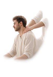 MEN’S EXPERIENCE Uomo durante esperienza benessere con massaggio testa e spalle