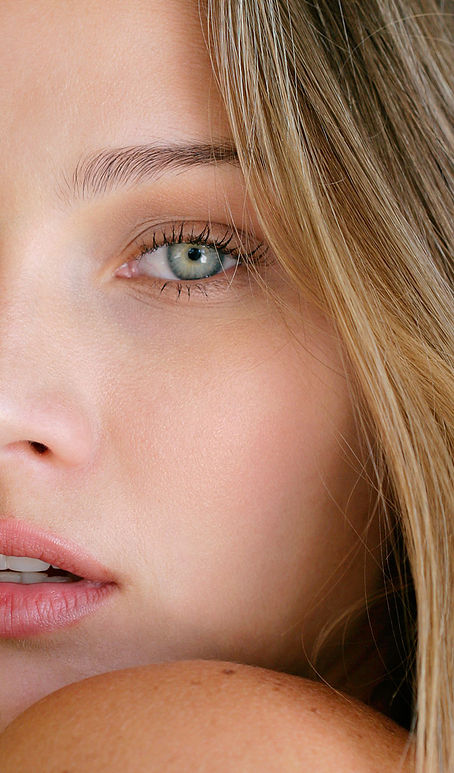 Fractora clear skin girl