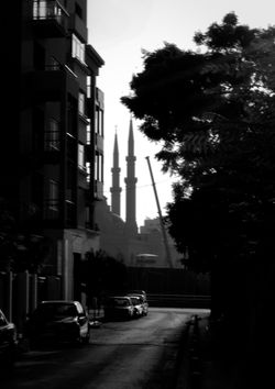 Près de la place des Martys