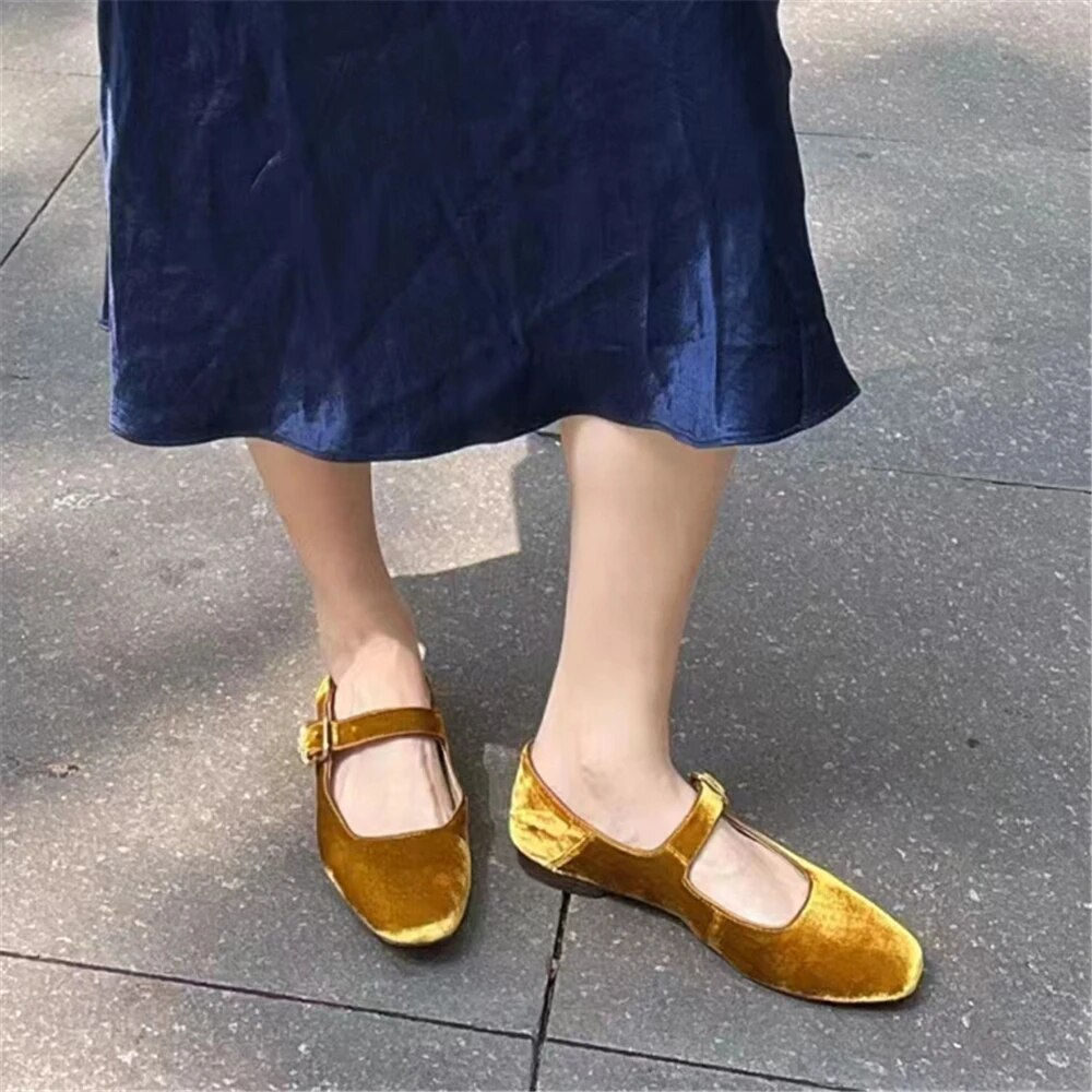 2024 Women Mary Jane High Quality Velvet and Leather Flats Shoes Woman Buckles 