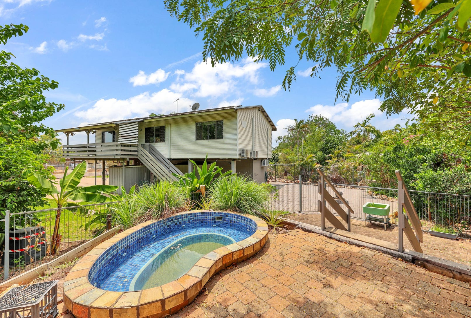35 Mahogany Crescent KARAMA, NT