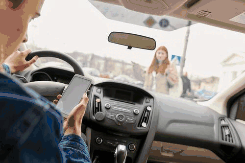 Moving-Gif-Careless-Driving.gif
