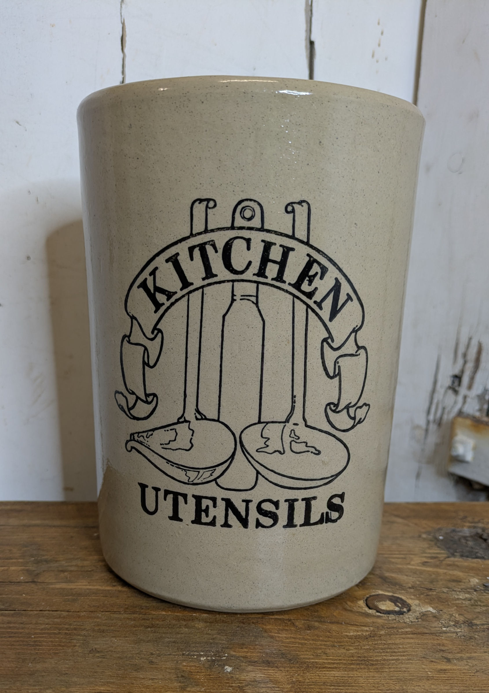 Pearsons Kitchen utensil pot
