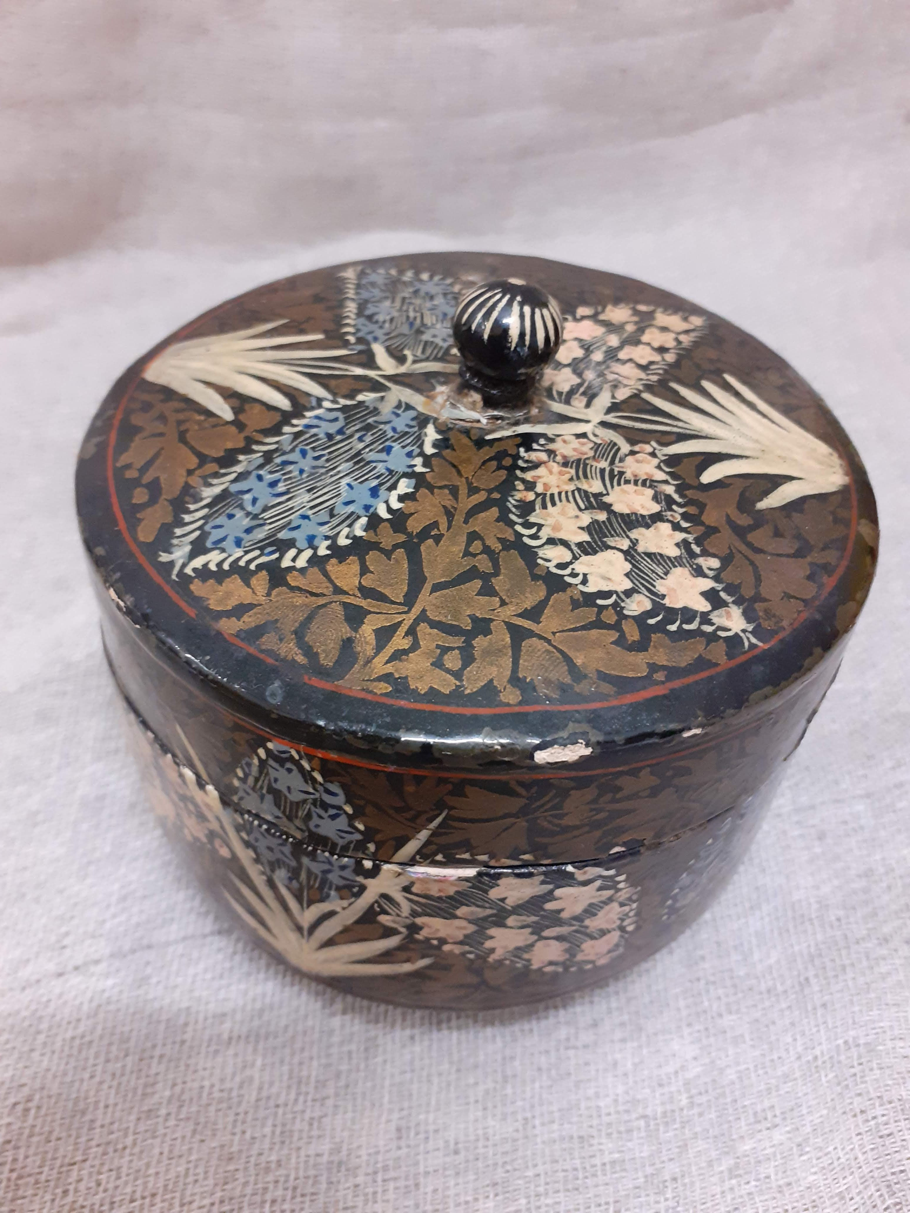 Papier-mâché Lacquered box