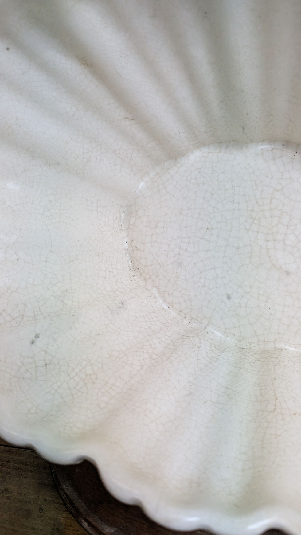 Thumbnail: 1930s Sylvac white jardinière vase