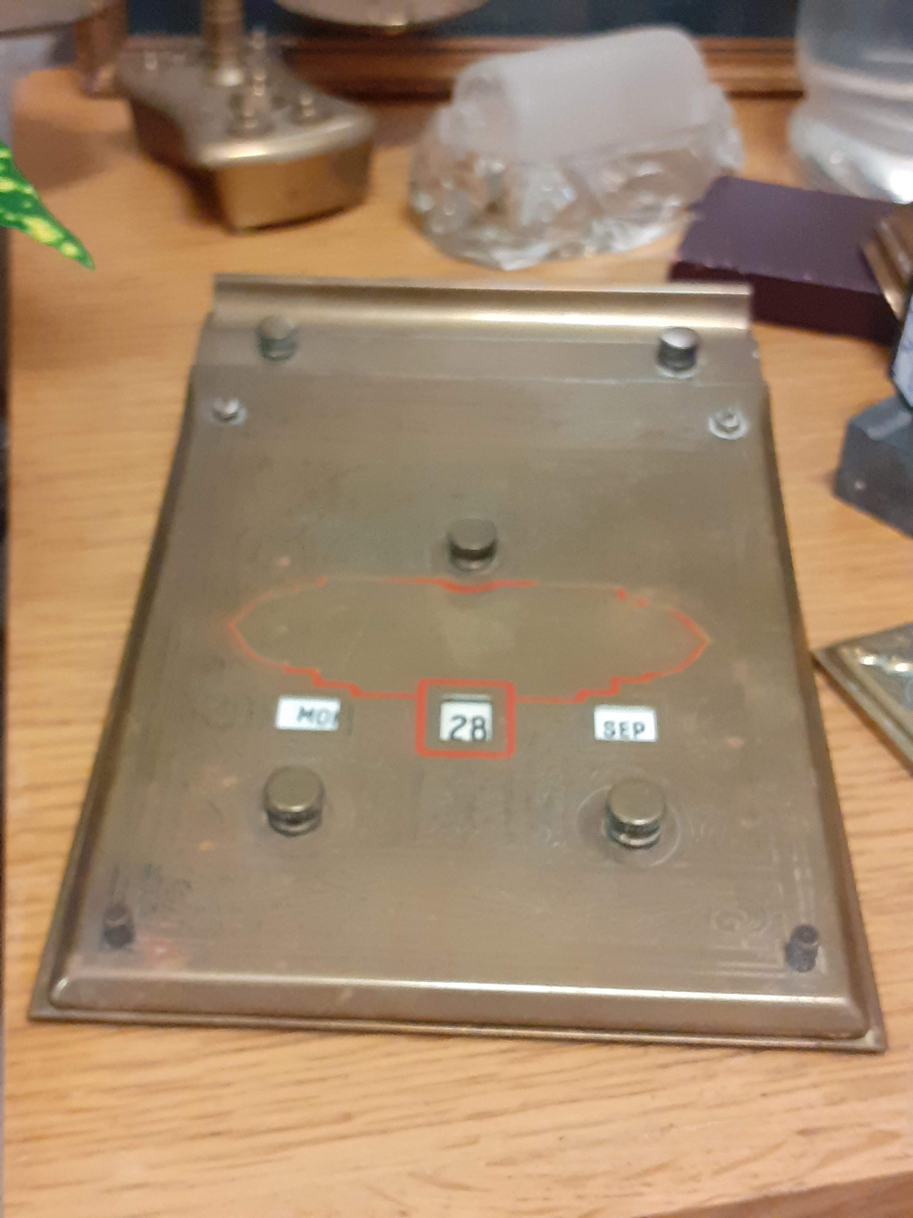 Brass perpetual calendar - 18.5cm