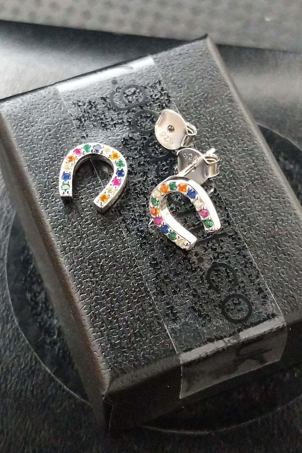 Miniatura: Lucky Horseshoe Rainbow CZ Stud Earrings