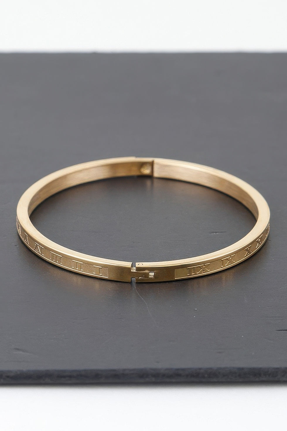 Thumbnail: Thin Roman Numeral Bracelet