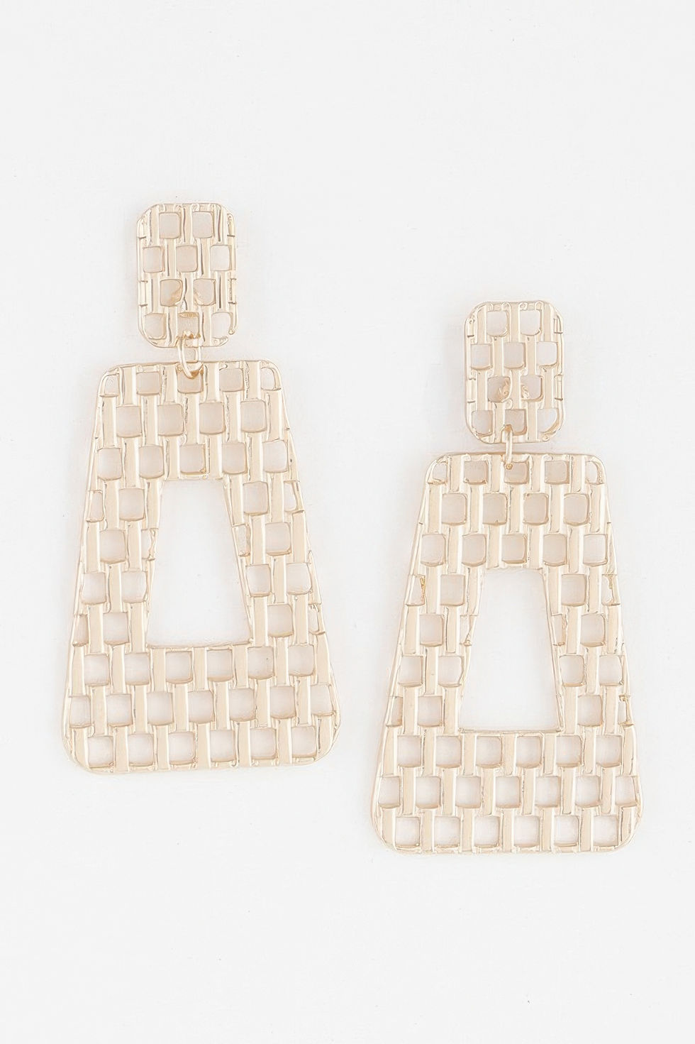 Thumbnail: Link Chain Cut Fashion Earrings
