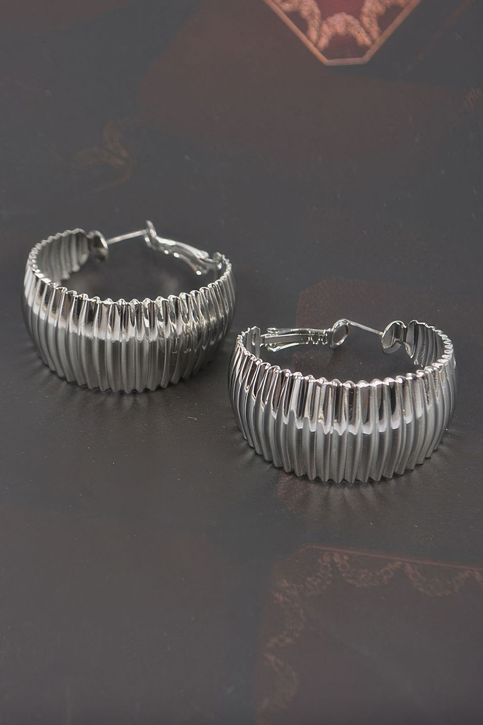 Thumbnail: Wide Metal Hoop Earrings 