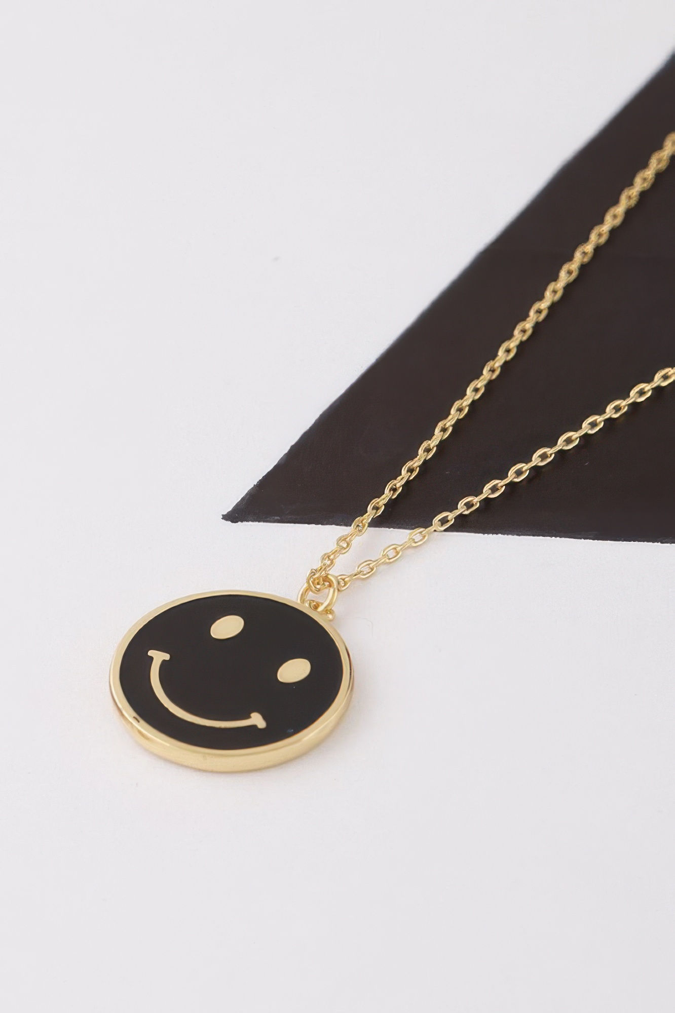 Smiley Face Pendant Necklace 