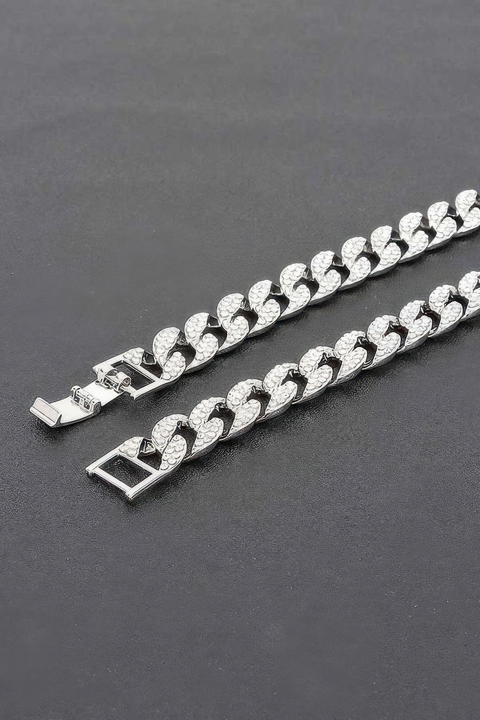 Thumbnail: Hammered Bulk Chain Necklace