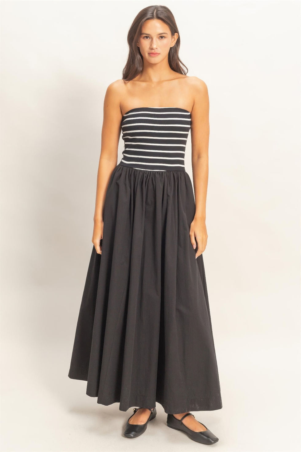 Thumbnail: Striped Strapless Flowy Midi Dress