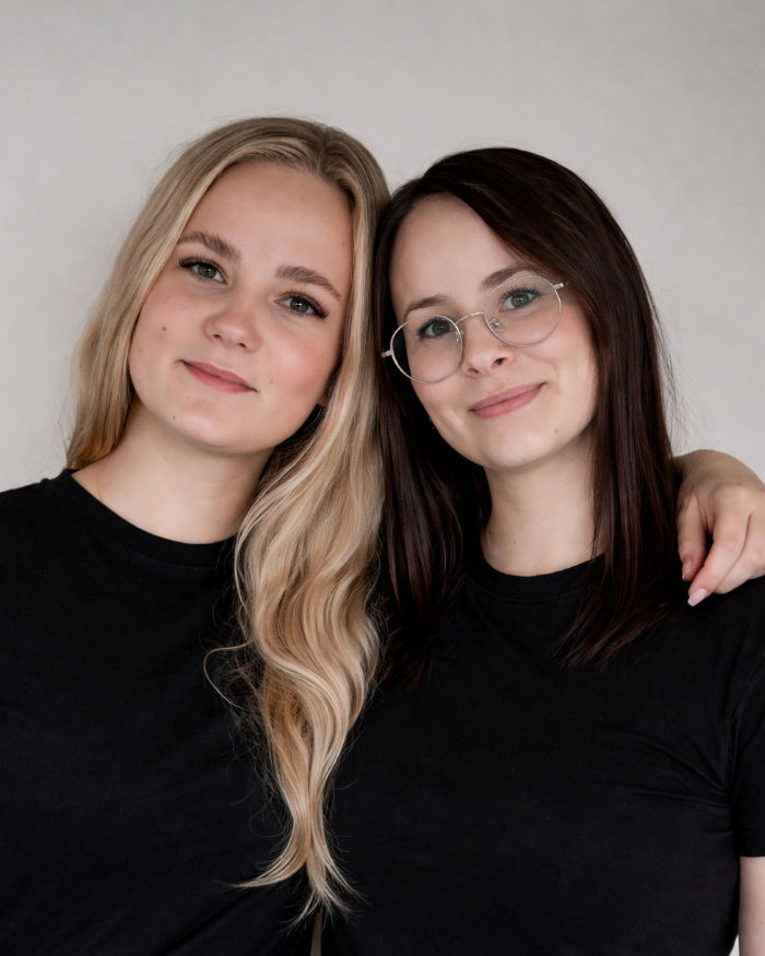 Reklamedama AS hjelper bedrifter med profilering, foliering, skilt og profilprodukter
