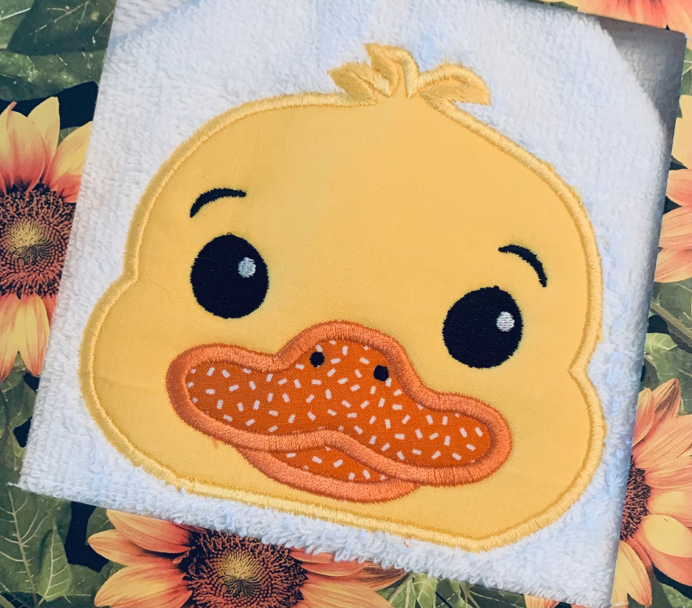 Duck Applique Peeker, Duck HoodedTowel Applique Design