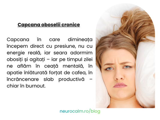 Femeie tânără întinsă în pat, cu expresie de oboseală și frustrare, simbolizând efectele somnului neodihnitor, ceții mentale și ale burnout-ului – imagine utilizată pentru articolul NeuroCalm despre importanța unui somn bun.