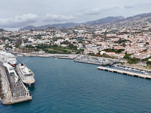 Dois navios com 5 mil passageiros movimentam o Funchal