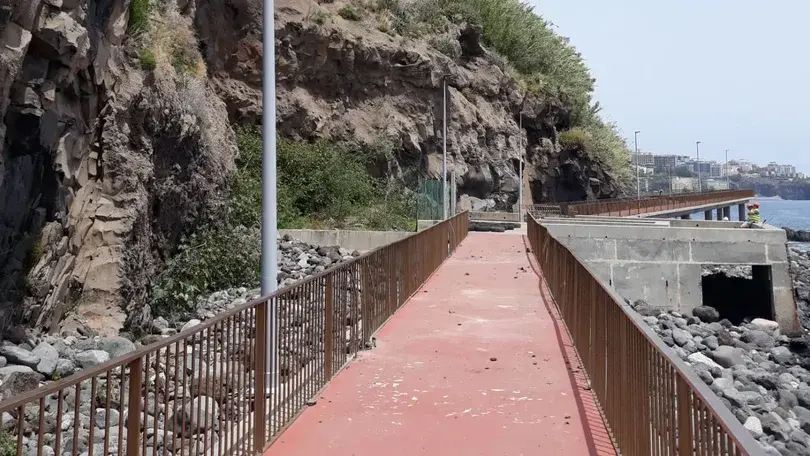 Passadiço Praia Formosa/Socorridos encerrado