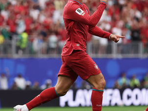 Isto sim, é Portugal e é Ronaldo de "mão cheia"