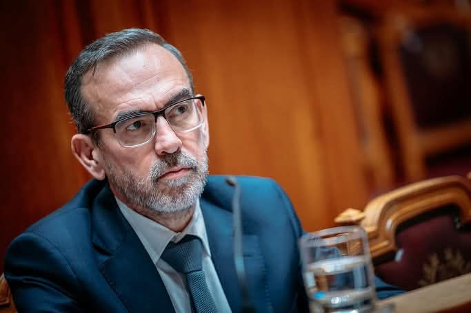 Coelho "pica" Filipe Sousa: "Voz das ilhas não pode votar contra"