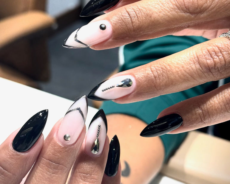 Black and White Dressy Stiletto Manicure