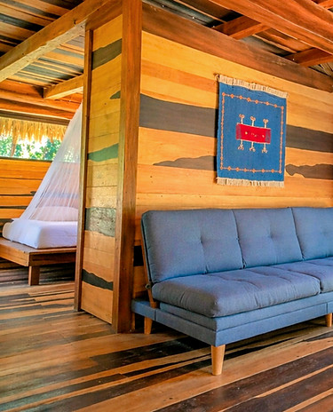 H2Ojos Jungle Studio living room