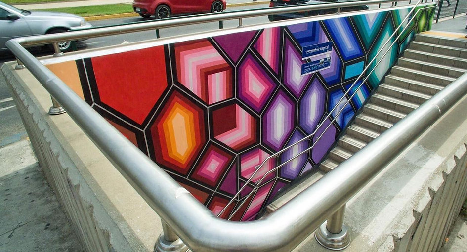 AlessiaInnocenti mural in Santiago, Chile.