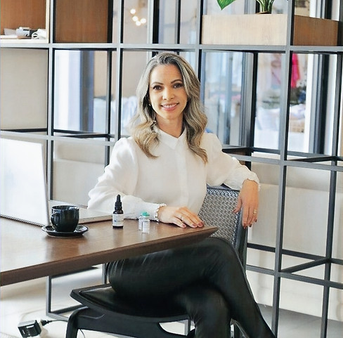 Rejuvenesça sua pele naturalmente com técnicas avançadas da estética que estimulam a produção de colágeno e melhoram a elasti
