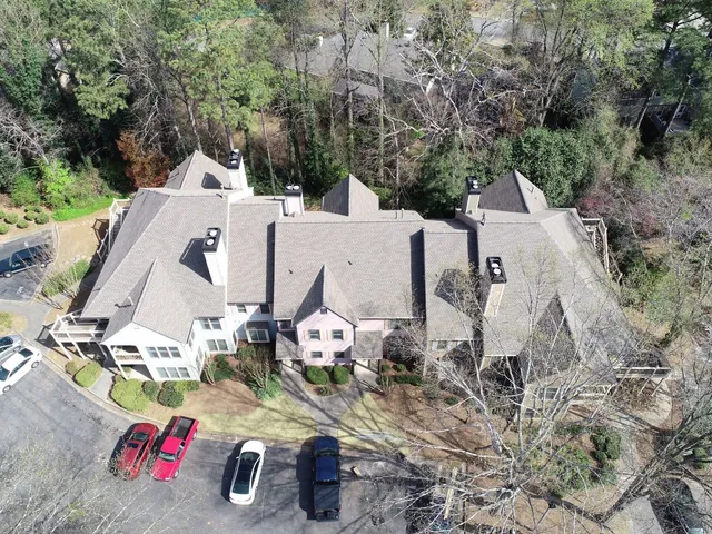 HOA-+Apartment+complex+Dunwoody+GA-640w.webp