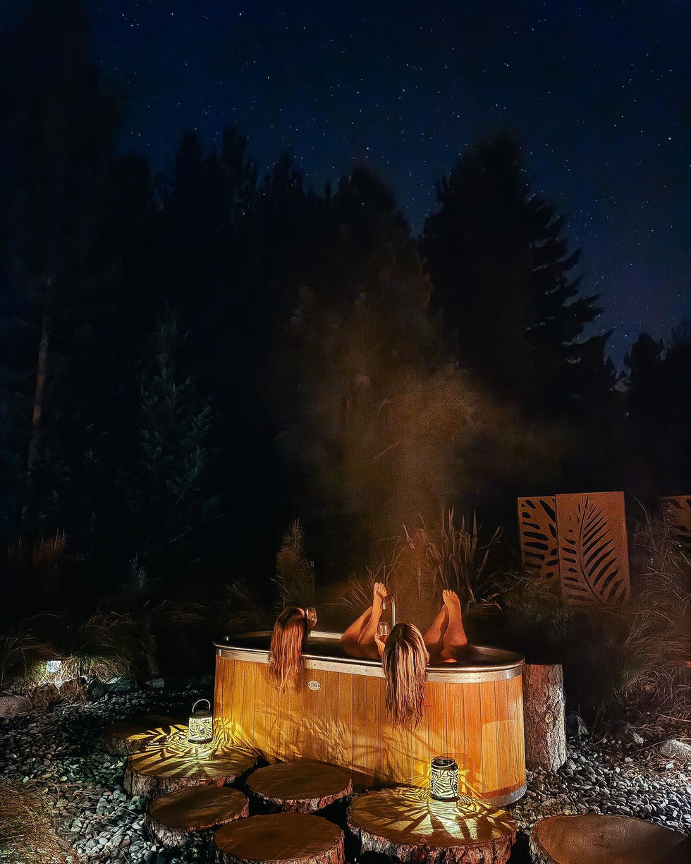 Enjoy a relaxing bath and admire the millions of sparkly stars at night.