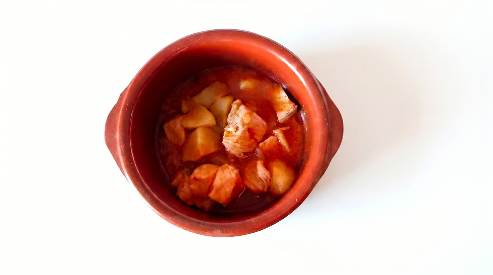 Patatas guisadas con salmón en robot de cocina