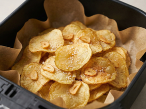 Patatas chips al ajo en freidora de aire